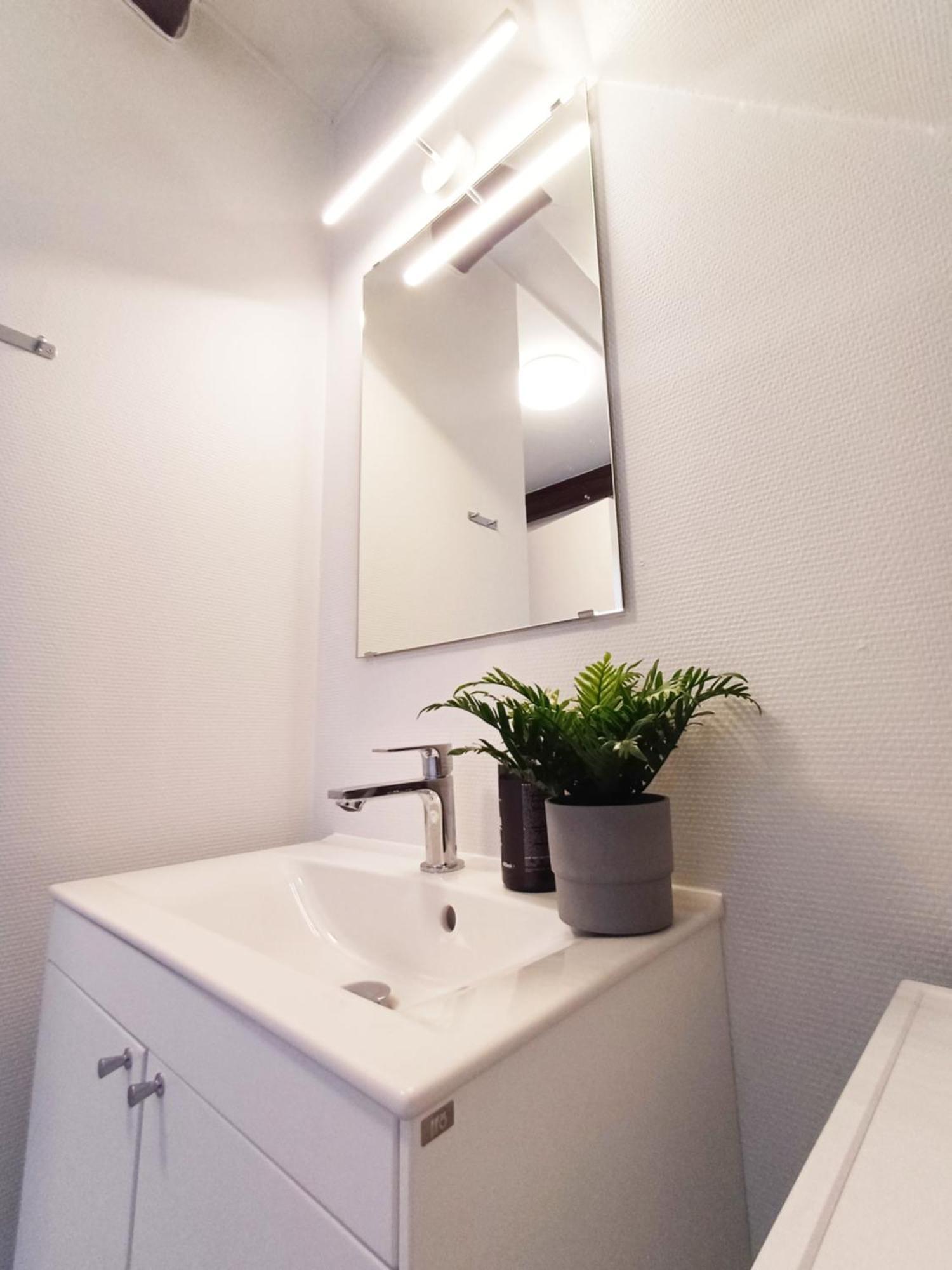 רנדרס Beautiful 2 Bedroom Apartment Center Of City מראה חיצוני תמונה